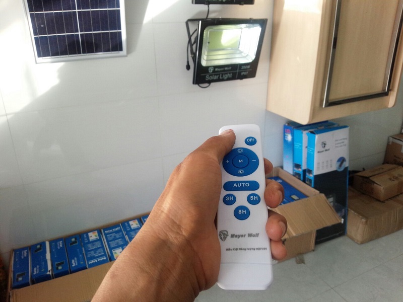 Cách điều khiển đèn năng lượng mặt trời không có remote